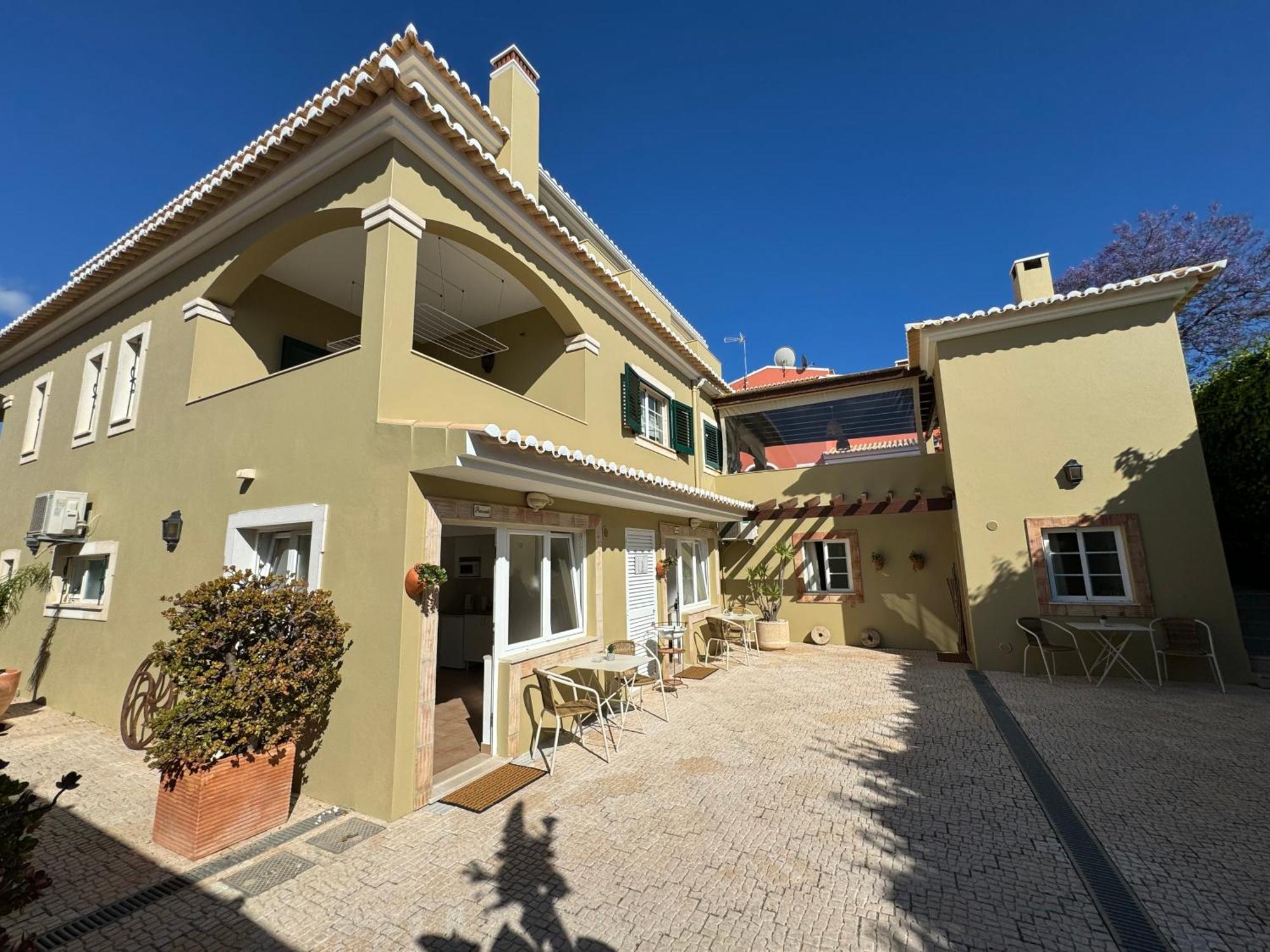 Happy Silva Guesthouse Lagos Exterior foto