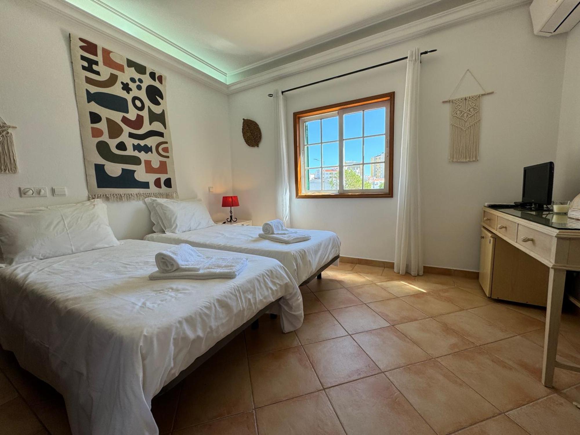 Happy Silva Guesthouse Lagos Exterior foto